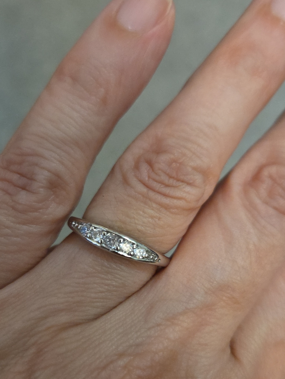 5 Stone Silver Tone Round CZ Diamond Wedding Band Size 6 NIB